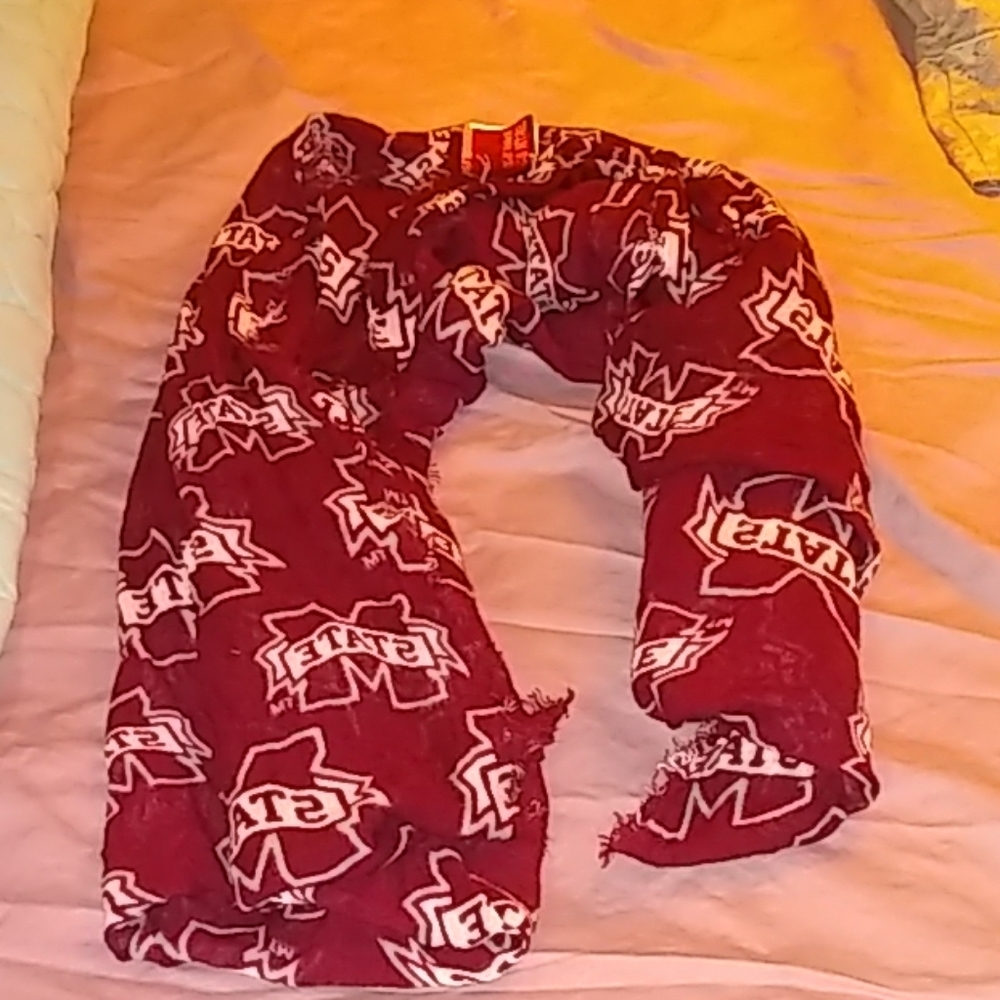 New Women's MSU Scarf